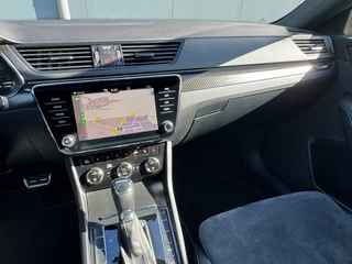 Skoda Superb Combi 1.5 TSI Sportline * Trekhaak * AUTOMAAT * Navigatiesysteem * Achterbank verwarmd * / 21