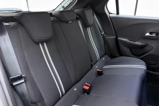 Opel Corsa Electric Long Range GS 51 kWh | NIEUW | tot 429km WLTP | 100kW snelladen | Stoel- & stuurverwarming | Camera | Apple Carplay/Android Auto / 19