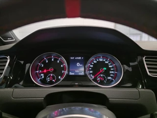 Volkswagen Golf 2.0 TSI GTI Clubsport / 265-360PK / NAP = UNIEK !! / NWE TURBO / PANO / DYNAUDIO / CAMERA / CARPLAY / 19 INCH ! / 34