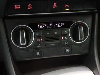 Audi Q3 1.4 TFSi 150 Pk Automaat S-Line | Trekhaak | Half Leer | Cruise Control | Camera | Climatronic | Navigatie | 18 Inch / 29