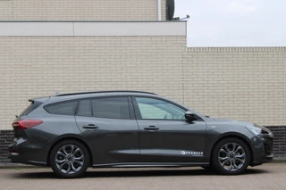 Ford Focus Wagon 1.0 EcoBoost Hybrid ST Line X  | BLIS | Head-Up | Trekhaak | Adaptieve cruise / 2