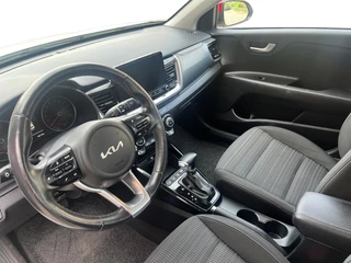 Kia Stonic 1.0i Turbo DynamicLine Automaat |  Two-tone lak | Apple Carplay / Android Auto | Airco |  Elektrische ramen | Camera | Parkeersensoren | Lichtmetalen velgen | / 9
