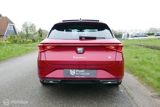 Seat Leon Sportstourer 1.5 eTSI DSG FR / Pano / Cam / Navi / 37