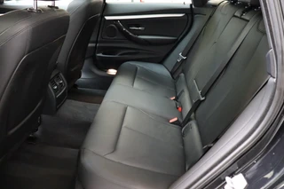 BMW 3 Serie Gran Turismo 335i xDrive High Executive M Sport Pakket Automaat  / Navigatiesysteem Professional / Panoramadak / Trekhaak / Leder / Innovatiepakket / 18 Inch / Shadow Line / Active Cruise Control met Stop en Go-functie / Stoelverwarming / Climate Control / Xenon / Extra Getint Glas / 15