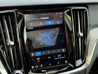Volvo V60 2.0 T6 AWD Ultra Dark Panodak Leer H&K Head up / 49