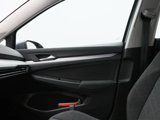 Volkswagen Golf 1.0 eTSi 110 Pk Life | Adaptive Cruise | Camera | Navigatie | Climatronic | 16 Inch | 112.282 Km !! / 28