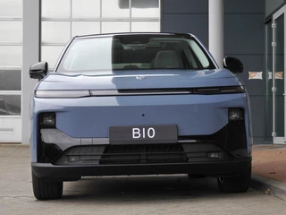 Leapmotor B10 Design ProMax 67.1 kWh Licht interieur | Wltp 434km | 750kg trekgewicht | Stoel en stuur verwarming | 360 graden camera | Lederen bekleding | Panoramadak | Led | Regensensor | Sfeerverlichting | Elektrisch verstelbare voorstoelen / 4