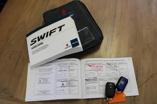 Suzuki Swift 1.2 STIJL SMART HYBR **NL-Auto** Camera / Apple Carplay / Android / 44