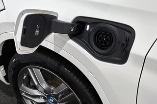 BMW X1 xDrive25e M Sport Sportstoelen Stoelverwarming Apple CarPlay LED / 30