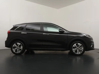 Kia e-Niro DynamicPlusLine 64 kWh - SOH 96,0% - Schuif-/kanteldak - Stoel-/stuurverwarming - Navigatie - Cruise Control - Keyless - Fabrieksgarantie tot 07-2028 / 11