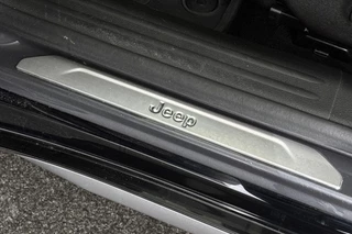 Jeep Compass 4xe 240 Plug-in Hybrid Electric S Leder Stuur-Stoelverwarming Apple Carplay / 18