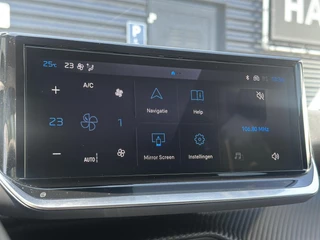 Peugeot 208 1.2 Hybrid 110 e-DCS6 Allure | Climate Control | Navigatie | Full LED | DAB | Parkeercamera/-sensoren | Apple Carplay/Android Auto | Dode hoekdetectie | Lichtmetalen velgen | / 14