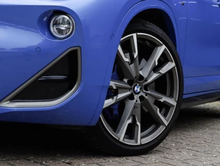 BMW X2 M35i High Executive Panoramadak | Harman Kardon | Sportstoelen | Misano Blue / 9