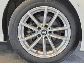 BMW 3 Serie 318i Executive  Navigatie Clima Cruise PDC LM 157 PK! 24 Maanden garantie* (Vraag naar de voorwaarden) / 4