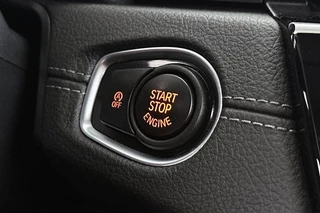 BMW 2-serie Active Tourer 218i M Sport Head-Up Sportstoelen Stoelverwarming HiFi Camera / 40