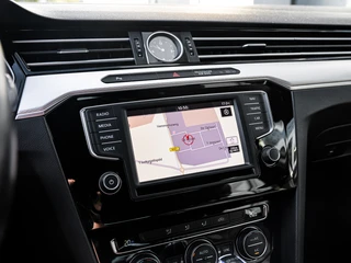 Volkswagen Passat Variant 1.4 TSI GTE Connected Series Camera | Full LED | App-connect | Comfortstoelen | PDC v+a | / 18