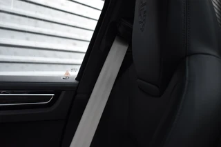 Porsche Cayenne Coupé 3.0 E-Hybrid Platinum Edition *Krijt* | Sportuitlaat | Panorama | ACC | Trekhaak | Ventilatie | Achterasbesturing | Bose | Head-Up | 22'' Wielen | / 29