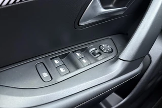Peugeot 2008 1.2 Turbo 100 Allure | Apple carplay/Android auto | Automatische Airco | Cruise control | Parkeersensoren V+A | Lichtmetalen velgen 17'' | / 17