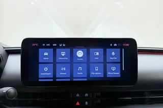 Fiat 600 1.2 Turbo 145pk Hybrid Automaat Sport | DEMO | Tot 8 jaar garantie | Navigatie | Achteruitrijcamera | Elektrische achterklep | LED Matrix koplampen | Sportief interieur | 18" Lichtmetalen velgen | Zwart dak / 33