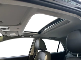 Kia Picanto 1.0 DPI GT-Line Automaat | Apple Carplay / Android Auto | Navigatiesysteem | Stoel + Stuurverwarming | Elektrisch Bedienbaar Schuif / Kanteldak | Parkeersensoren + Camera Achter | Cruise Control | Dodehoekdetectie + Correctie | Lichtsensor | 16"Lichtmetalen Velgen / 12