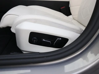 BMW 5-serie Touring 550e xDrive M-SPORT PRO | LEDER | PANO-DAK | HEAD-UP | LEDER | BOWERS & WILKINS | TRAVEL-PAKKET | SURROUND PAKKET | INNOVATIE-PAKKET | ( NWPRIJS 105.000,- ) | SOH 97.4% | / 16