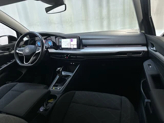 Volkswagen Golf 1.0 TSI 110pk Life Sfeerverlichting Navigatie App-Connect DAB+ / 4