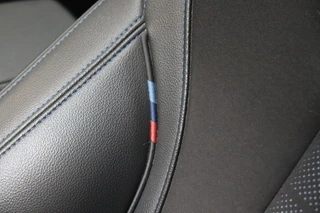 BMW 3 Serie Sedan 320i High Executive M Sport Pakket Automaat  / Live Cockpit Professional / Schuif-/kanteldak / Achteruitrijcamera / Stoelverwarming / DAB / Shadow Line / Apple CarPlay / LED / 19 Inch / Extra Getint Glas / 27