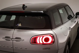 MINI Clubman 1.5 Cooper Business Edition | HALF LEDER | STOELVERWARMING | APPLE | DRAADLOZE LADER | TREKHAAK | 18" / 24