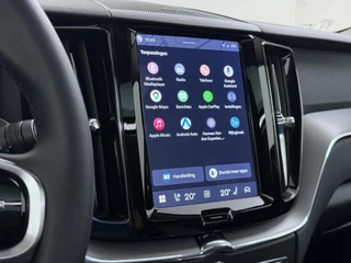 Volvo XC60 Plug-In Hybrid AWD T6 Plus Dark Recharge ADAPT. CRUISE CONTROL | STUUR & STOEL VERWARMING | PANORAMA DAK | 360 GRADEN CAMERA | ELEK. STOELEN MET GEHEUGEN | HARMAN/KARDON AUDIO / 36