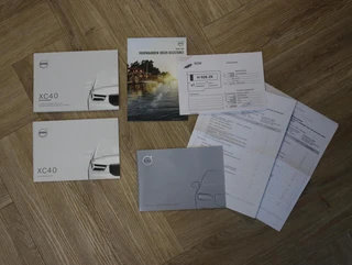 Volvo XC40 1.5 T3 Momentum Pro | Elek. wegklapbare trekhaak / 24