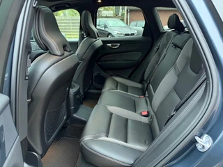 Volvo XC60 2.0 T6 AWD Ultra Black Edition Panodak H&K 360 Camera / 22