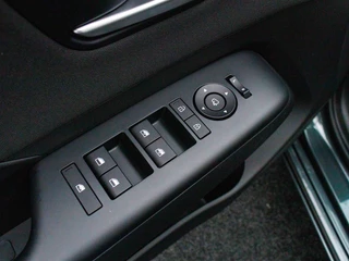 Hyundai Kona Electric LR Pure Edition 64.8 kWh Demo-voordeel / 17