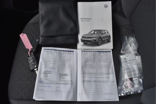 Volkswagen Tiguan 1.4 TSI ACT 150 pk Connected Series  NL-Auto | DAB | Elekt.trekhaak | Carplay | Cruise Control | Climate Control | NAP / 25