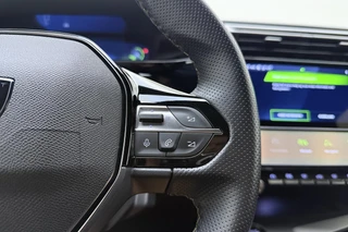 Peugeot 408 1.2 Hybrid 145 e-DCS6 GT | Automaat | Adaptieve cruise control | Stuurverwarming | Elektrisch bedienbare achterklep | Lichtmetalen velgen | Keyless entry en start | Full led / 21
