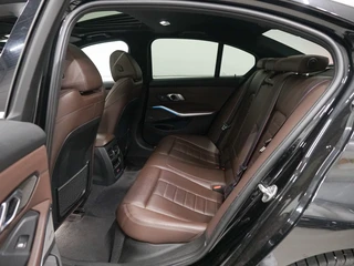 BMW 3 Serie 330e M-Sport Schuifdak | ACC | Harman Kardon / 28