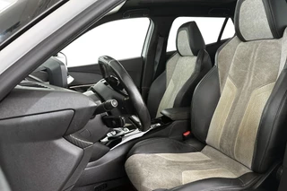 Peugeot e-2008 EV GT Pack 50 kWh Panoramadak Adaptieve Cruise Stoelverwarming / 7