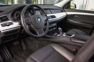BMW 5-serie Gran Turismo 535i High Executive | NL auto | Facelift | Camera | Navigatie | Bluetooth | Xenon | PDC | Climate control | Cruise control | 19 inch | Elektrische achterklep / 13