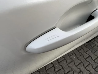 Toyota RAV4 2.5 HYBRID AWD BI-TONE PANO-DAK STOELVERW BLIND-SPOT 360° CAMERA PARK-SENSOREN APPLE/ANDROID EL-ACHTERKLEP / 11