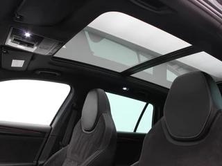 Škoda Superb 1.4 TSi 218 Pk iV Sportline Business | Panoramadak | Adaptive Cruise | Stuur/Stoel Verwarming | CarPlay | 19 Inch | 89.796 Km !! / 6