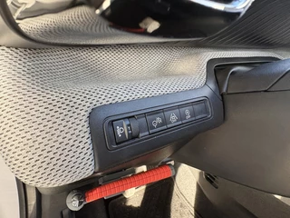 Citroen C3 1.2 Turbo 100pk Plus | Comfort Seats | Apple Carplay/Android Auto | Parkeersensoren | PHC Vering | Airconditioning / 13