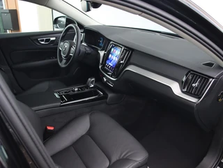 Volvo V60 2.0 T6 Plug-in hybrid AWD Ultra Bright | SOH 99% | Long Range / 35