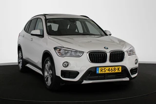 BMW X1 sDrive18i Executive Sport Line Panoramadak Trekhaak Groot Navi Stoelverwarming / 2
