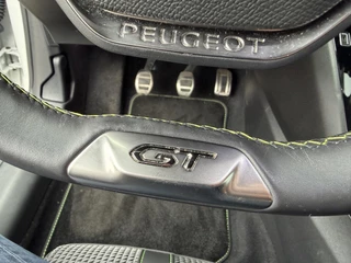 Peugeot 208 1.2 Turbo 100 PK GT | Navigatie | Zwart dak | Sportstoelen | Keyless Start | 17" Lichtmetalen Velgen | Full LED Verlichting | Climate Control | Cruise Control | Camera | Parkeersensoren | Dodehoek detectie | / 24