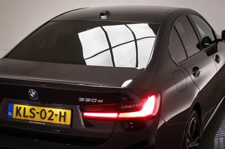 BMW 3 Series 330e M-Sport / 31