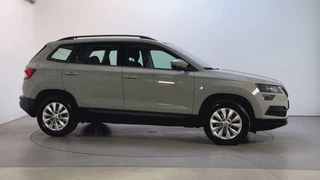 Skoda Karoq 1.5 TSI DSG ACT Business Edition Trekhaak Navigatie App-Connect DAB+ / 12
