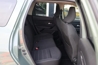 Dacia Duster 1.3 TCe 150 Journey|Camera|Carplay|Trekhaak|Clima|Cruise|Facelift model! / 17