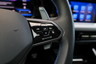 Volkswagen Golf 2.0 TSI R 4Motion  | PANO | AKRAPOVIC | DODE HOEK | STUURVERW | IQ-LIGHT | / 32