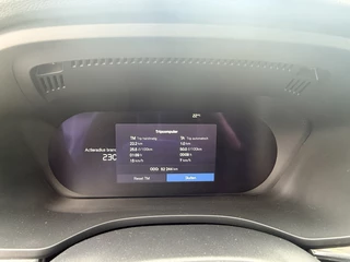 Volvo XC60 2.0 B4 Momentum Business  | Keyless | LED | Apple/Android | PDC v+a incl. Camera | Google | Elekt. Klep / 7