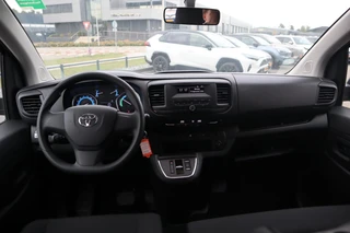 Toyota PROACE Electric Verso LONG EXTRA RANGE DYNAMIC 75KWH 8-PERSOONS ROLSTOELAUTO VERLAAGD-INBOUW-OPRIJPLAAT 2x SCHUIFDEUR / 35
