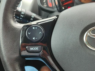 Toyota Aygo 1.0 VVT-i X-WAVE CABRIO / 18
